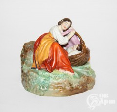 Скульптура "Девушка с ребенком" ("Колыбельная")